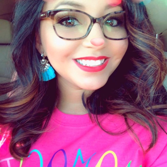 Meet your Posher, Elisa - Picture 1 of 1